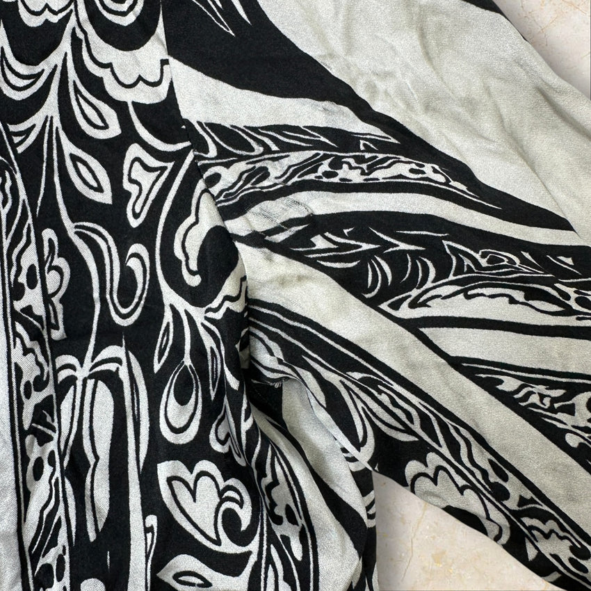 Roberto Cavalli Vintage Damen Seidenbluse — Schwarz-Weiß Baroque & Cyber Graphic Print Size L-XL