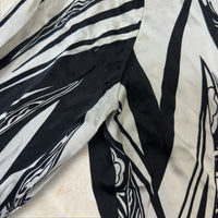 Roberto Cavalli Vintage Damen Seidenbluse — Schwarz-Weiß Baroque & Cyber Graphic Print Size L-XL