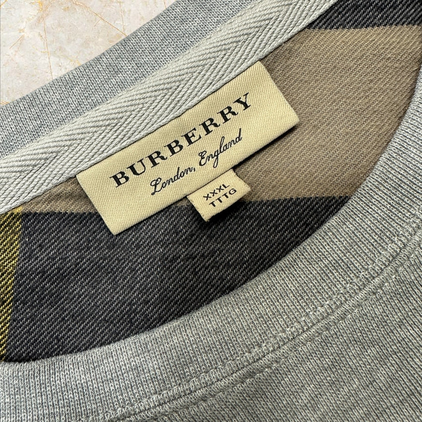 Burberry Sweatshirt Unisex Longsleeve Size 3XL Fit XL