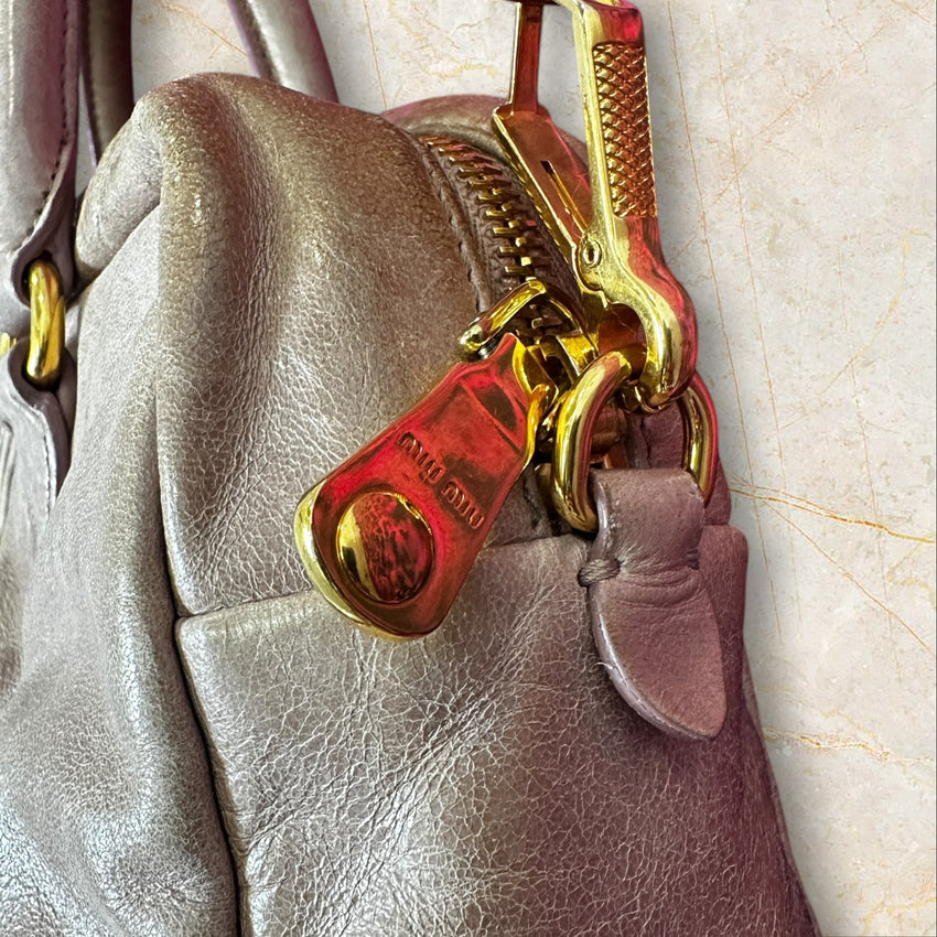 Miu Miu Lammleder Handtasche / Crossbody – Beige