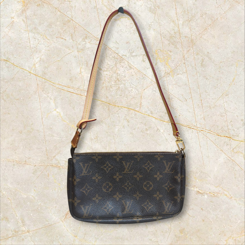 Louis Vuitton Pochette Accessoires Damen Schultertasche — Monogram Canvas