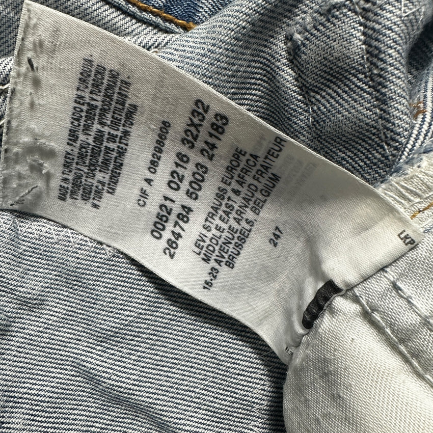 Levi’s Damen Patchwork Denim Shorts — Size 38 / M