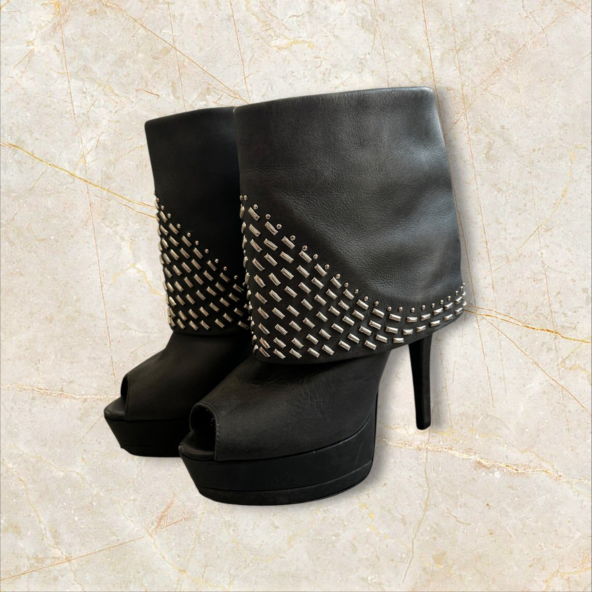 Steve Madden Shark Heels Size 38.5