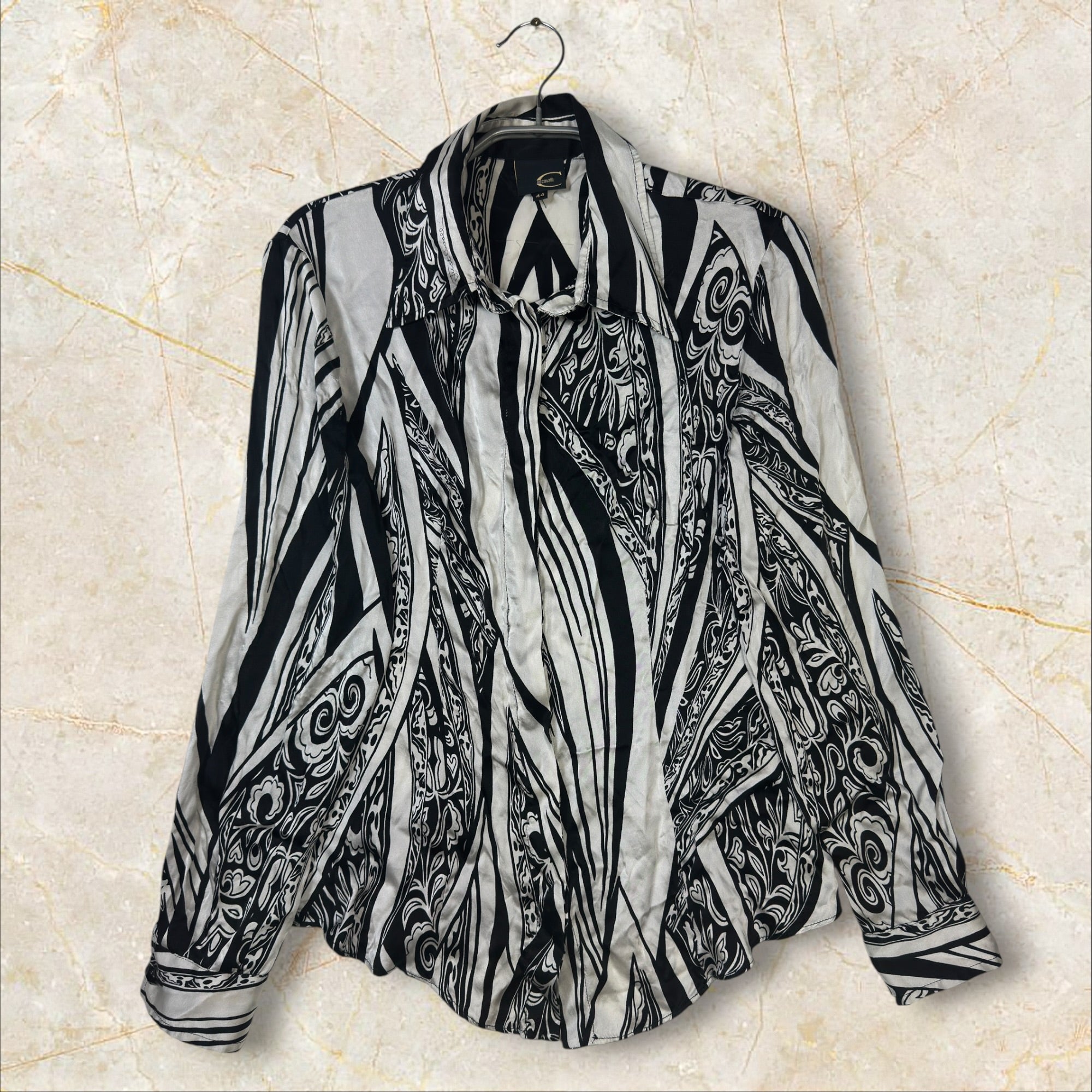 Roberto Cavalli Vintage Damen Seidenbluse — Schwarz-Weiß Baroque & Cyber Graphic Print Size L-XL