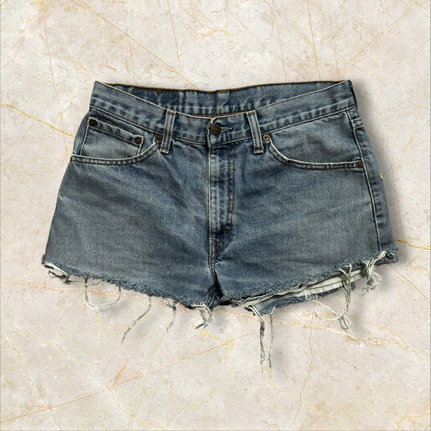 Levi’s Damen Patchwork Denim Shorts — Size 38 / M