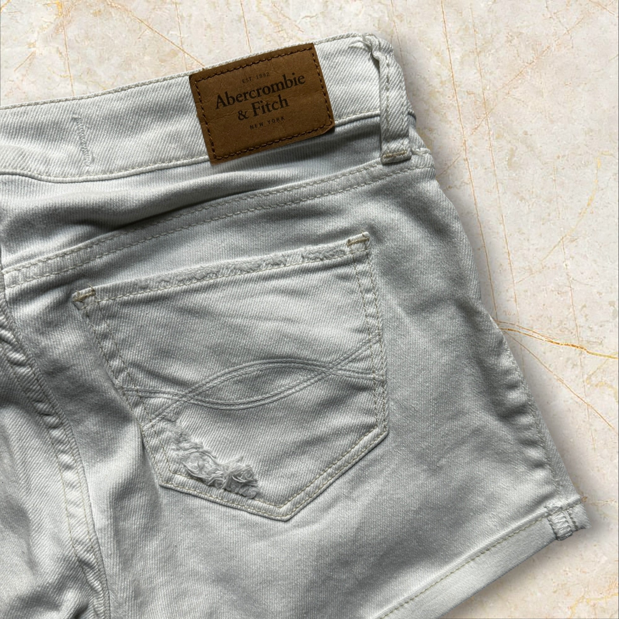 Y2K Abercrombie & Fitch Damen Denim Shorts White — Size 34 / XS