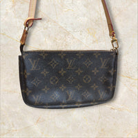 Louis Vuitton Pochette Accessoires Damen Schultertasche — Monogram Canvas