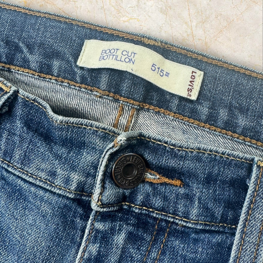 Levi’s 515 Vintage 90s / Y2K Damen Bootcut Jeans — Size W29 (fittet wie M-L)