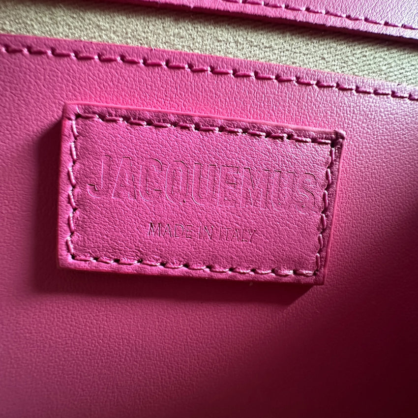 Jacquemus Le Grand Bambino Damen 
Handtasche / Crossbody — Pink & Gold Hardware