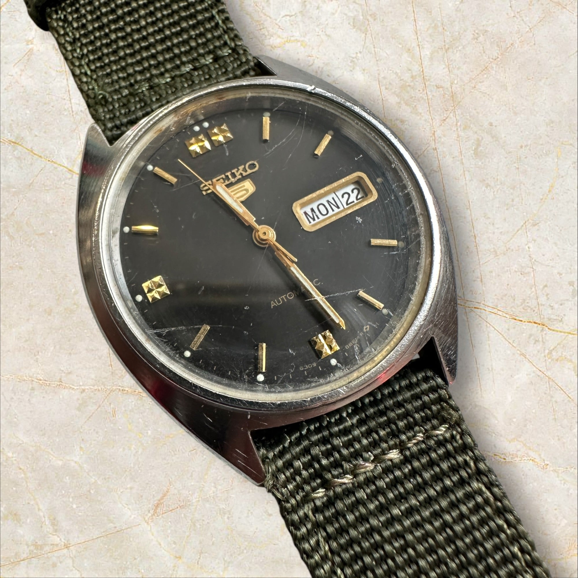 Vintage Seiko 5 Automatic „Black Dial“ — Herrenuhr