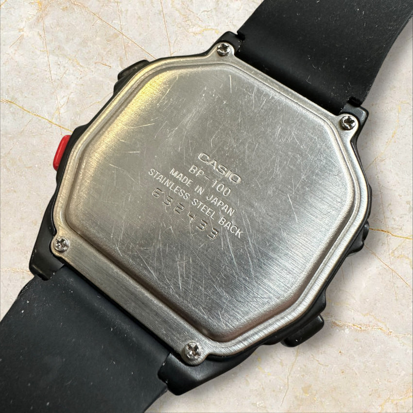 Vintage Casio BP-100 „World‘s First Blood Pressure Monitor Watch“ — Digital-Klassiker