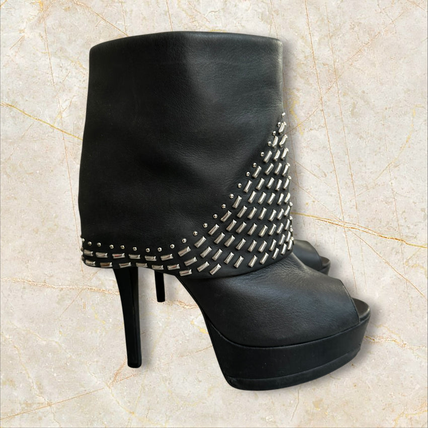 Steve Madden Shark Heels Size 38.5