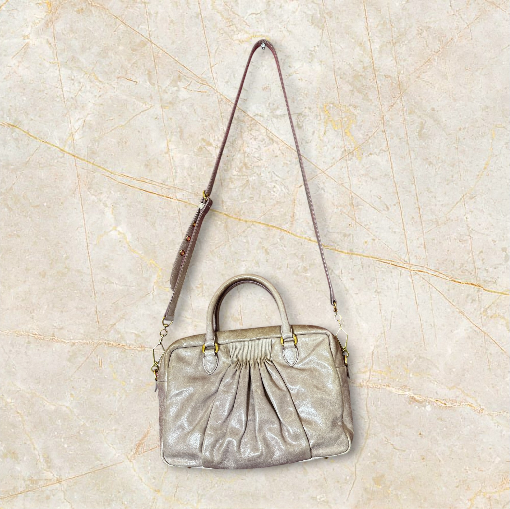 Miu Miu Lammleder Handtasche / Crossbody – Beige