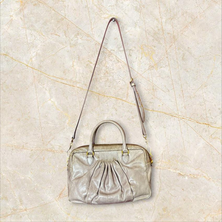 Miu Miu Lammleder Handtasche / Crossbody – Beige