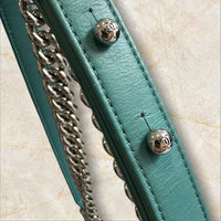 Chanel Boy Bag Medium Flap Bag / Crossbody — Türkis Silberne Hardware
