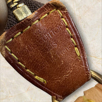 Louis Vuitton Pochette Accessoires Damen Schultertasche — Monogram Canvas