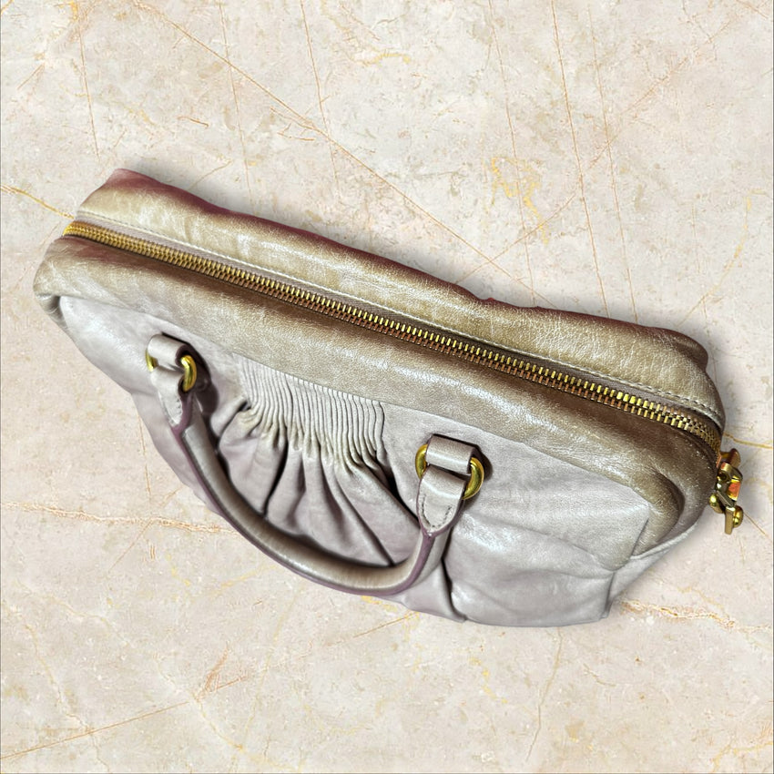 Miu Miu Lammleder Handtasche / Crossbody – Beige