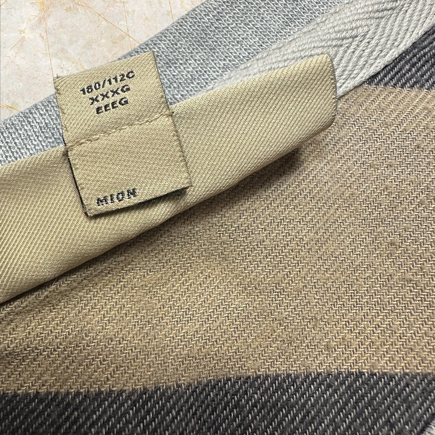 Burberry Sweatshirt Unisex Longsleeve Size 3XL Fit XL