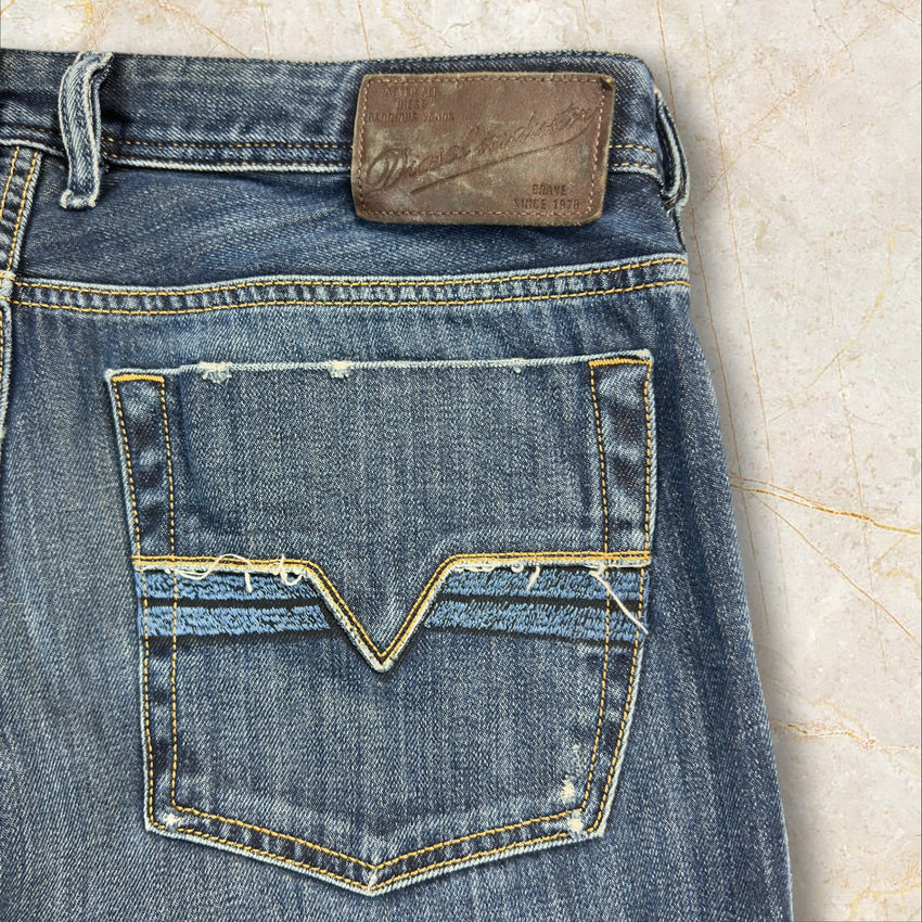 Diesel Herren Bootcut Jeans Size 42 / M