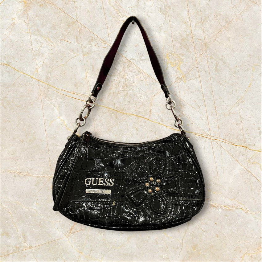 Y2K Guess Shoulder Bag – Lackleder Schwarz